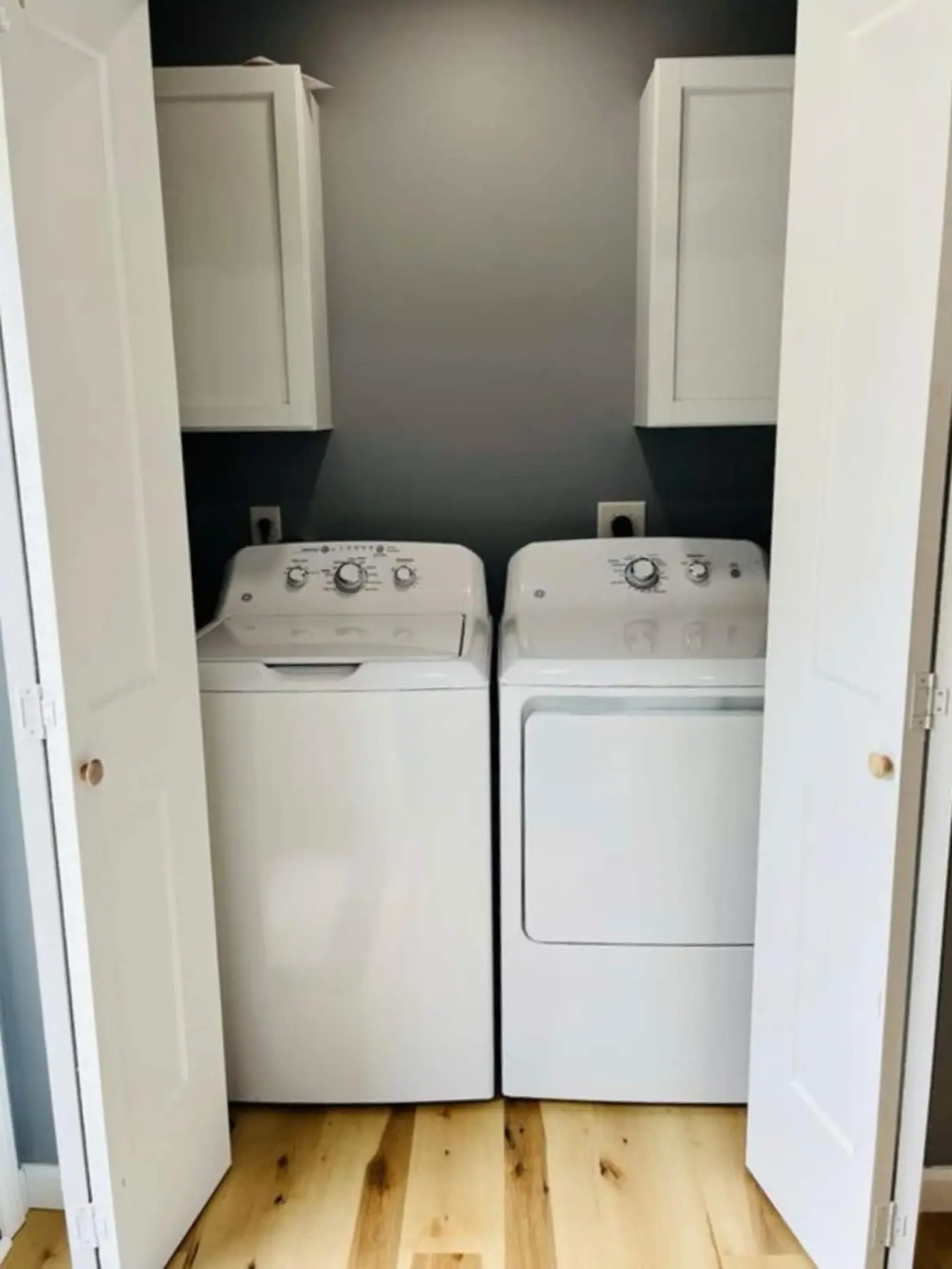 Laundry area with washer and dryer – Port Clinton vacation rental